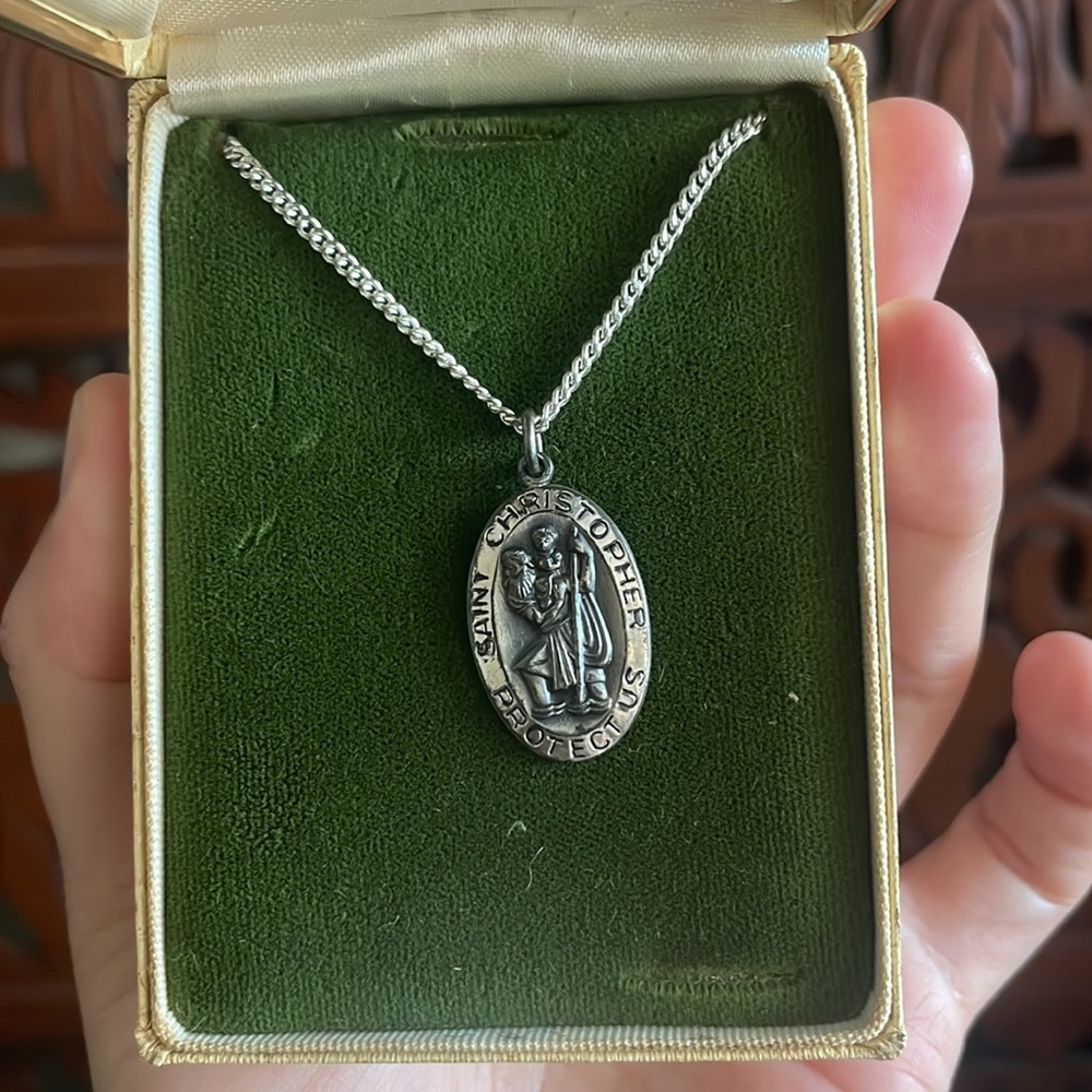 😍sold😍Vintage St Christopher necklace - Picture 2 of 7